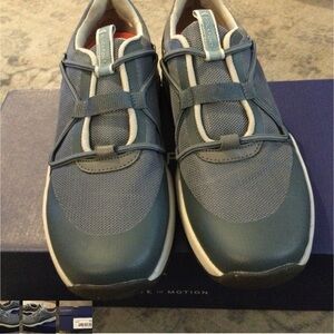 Women's Rockport Slate Blue Sneakers NEW Size 7